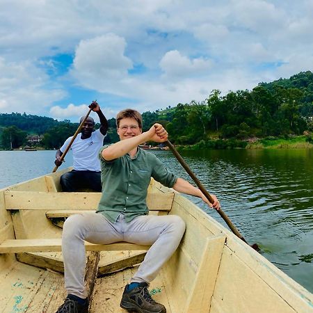 Om Hostel Bunyonyi Kabale 外观 照片