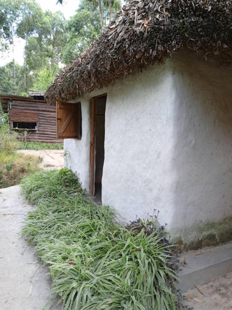 Om Hostel Bunyonyi Kabale 外观 照片