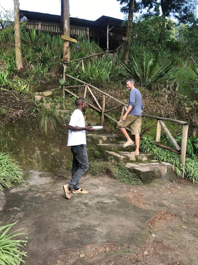 Om Hostel Bunyonyi Kabale 外观 照片