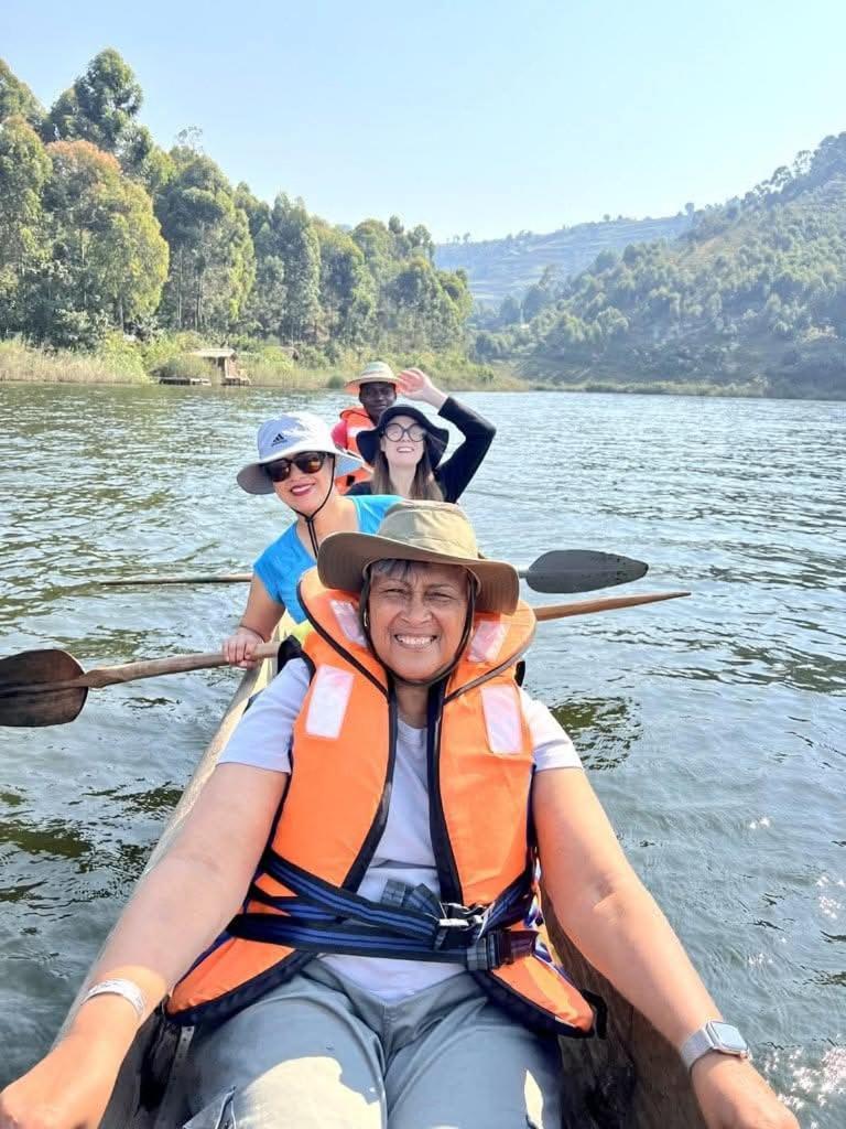 Om Hostel Bunyonyi Kabale 外观 照片