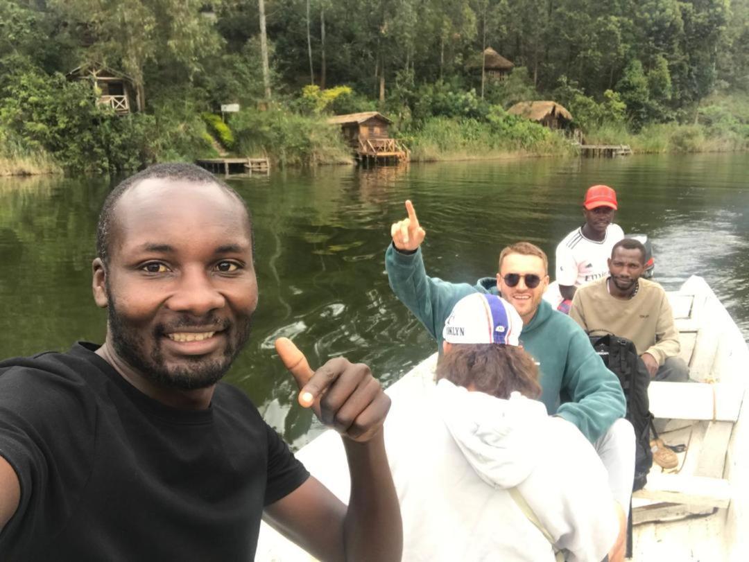 Om Hostel Bunyonyi Kabale 外观 照片