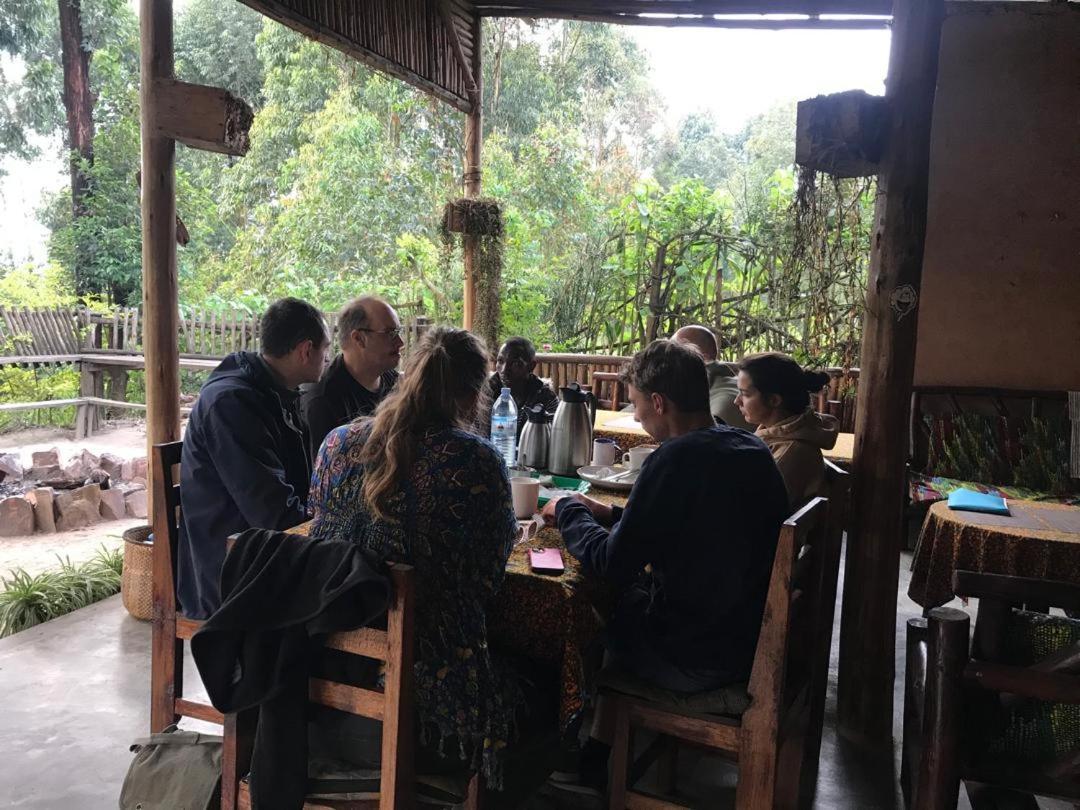 Om Hostel Bunyonyi Kabale 外观 照片