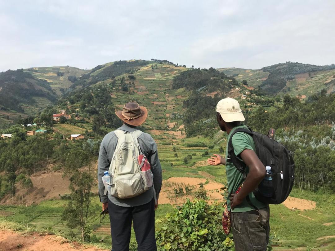 Om Hostel Bunyonyi Kabale 外观 照片
