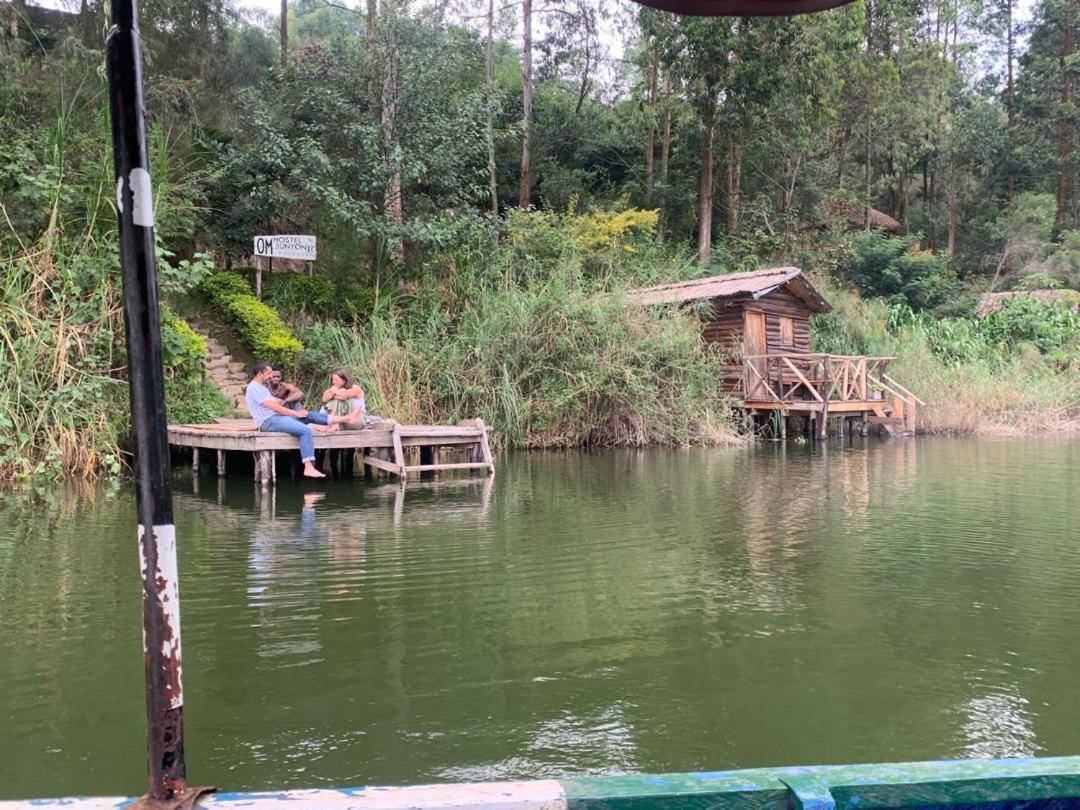 Om Hostel Bunyonyi Kabale 外观 照片