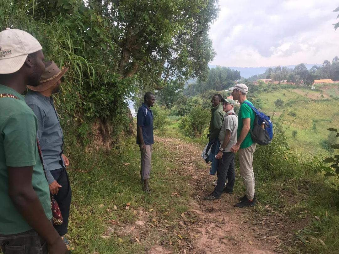 Om Hostel Bunyonyi Kabale 外观 照片