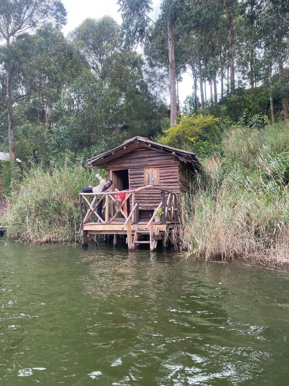 Om Hostel Bunyonyi Kabale 外观 照片